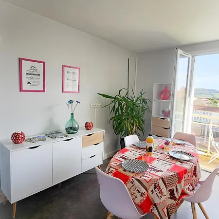Calme, 2 Chambres, Balcon & Vue Degagee Apartment Aurillac